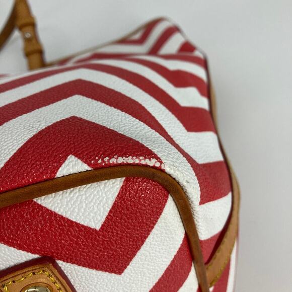 DOONEY & BOURKE RED, WHITE CHEVERON WOMENS SHOULDER BAG TOTE - Picture 11 of 16